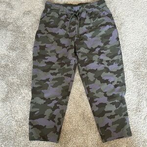 Lululemon 7/8 High Rise pant size 14